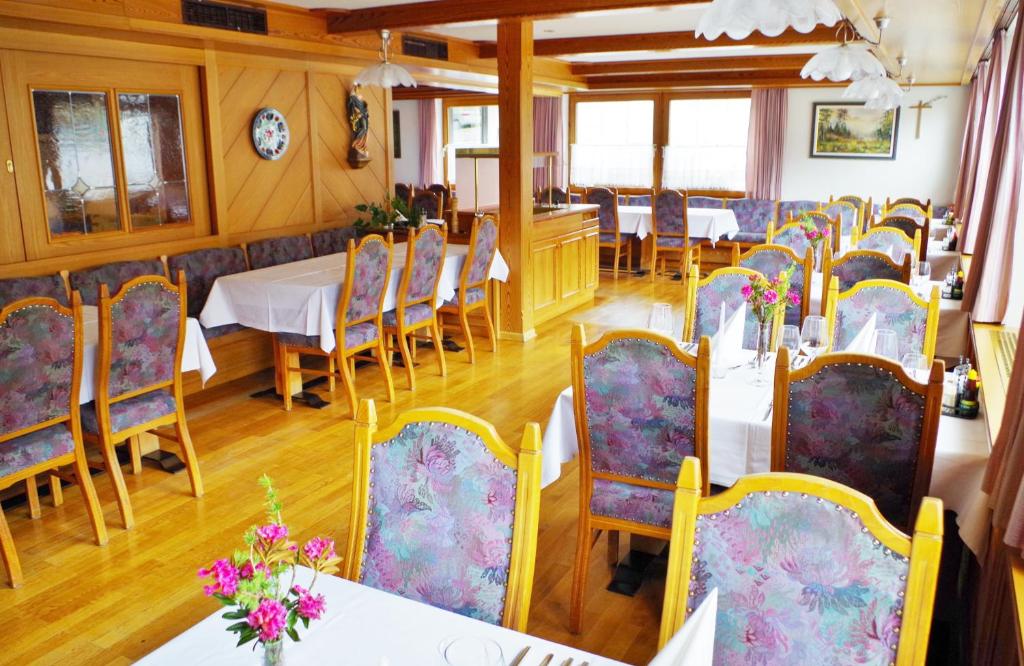 Restaurace v ubytování Hotel Edi