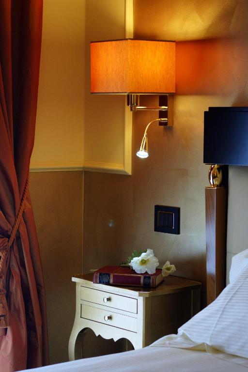 TV a/nebo společenská místnost v ubytování Bram Hotel