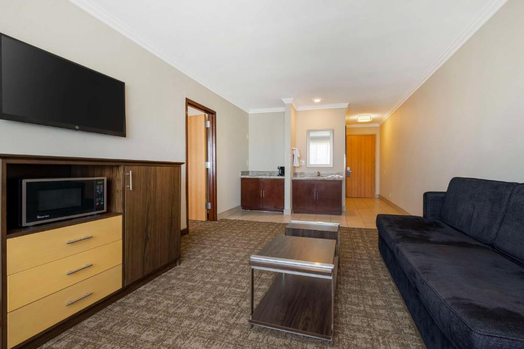 Best Western Los Angeles Worldport Hotel - Suite King Con Divano