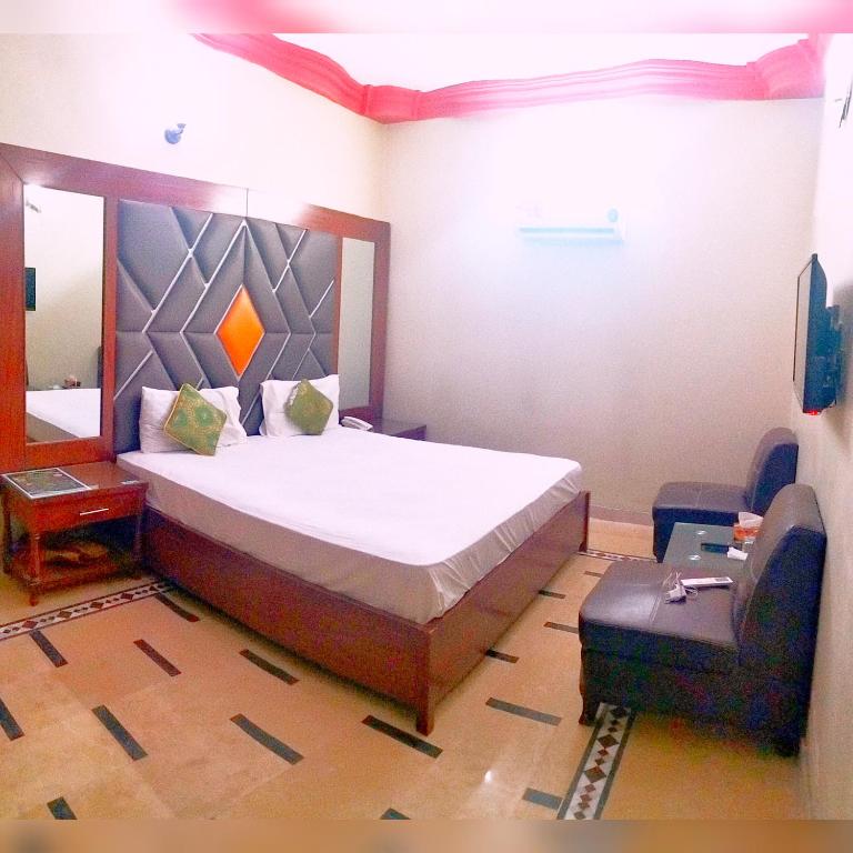 GULSHAN PALACE Near AghaKhanHospital ExpoCenter Airport - Camera Singola Deluxe