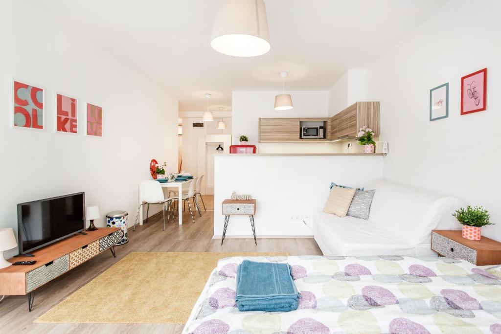 TV a/nebo společenská místnost v ubytování The Downtown Chill