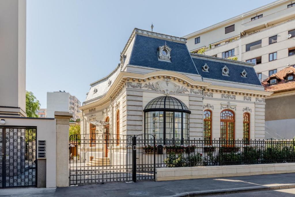 Het gebouw waarin het hotel zich bevindt