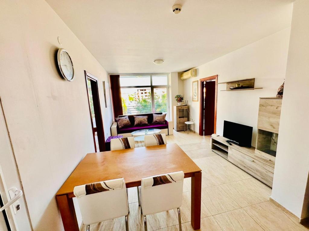 Kuchyň nebo kuchyňský kout v ubytování Cozy Mood Two-bed flat in Sunny Beach