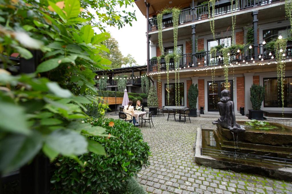 Budova, kde se hotel nachází