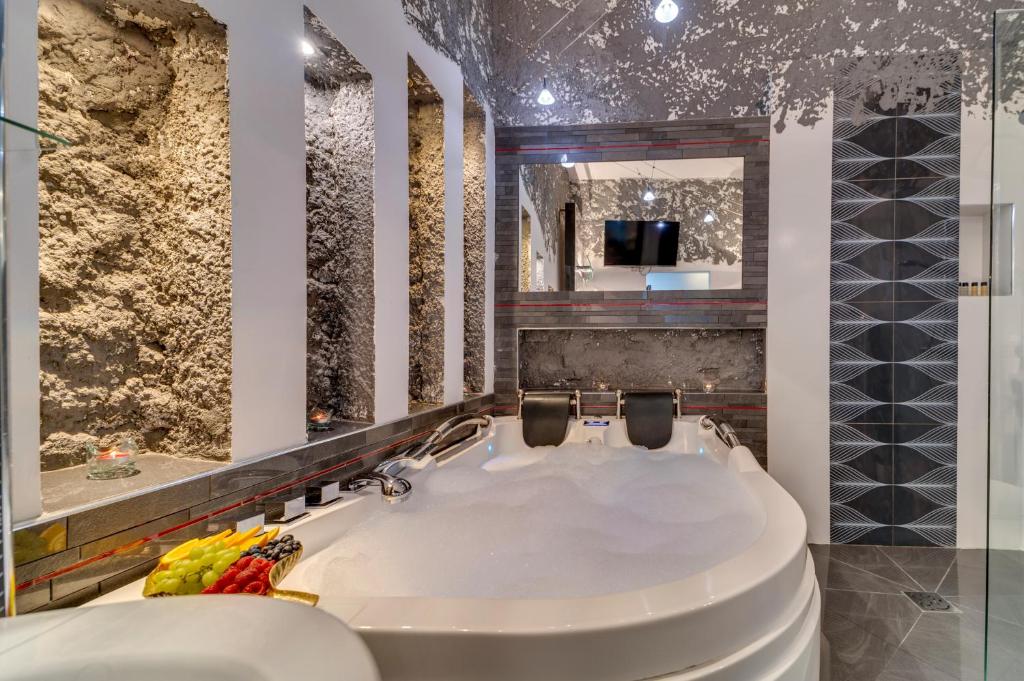 Komorowski Luxury Guest Rooms - Resim 23