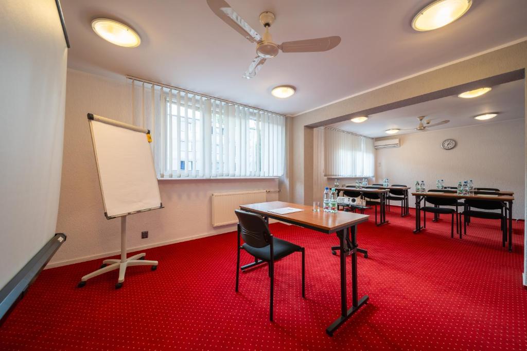 Hotel Gromada Poznan - Resim 8