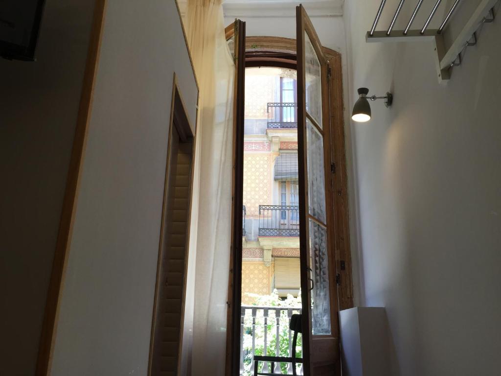 BCN Home Guest House - Superior Double Room