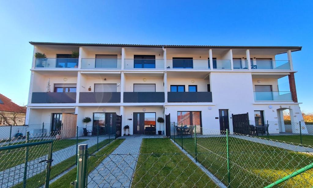 Budova, kde se apartmán nachází