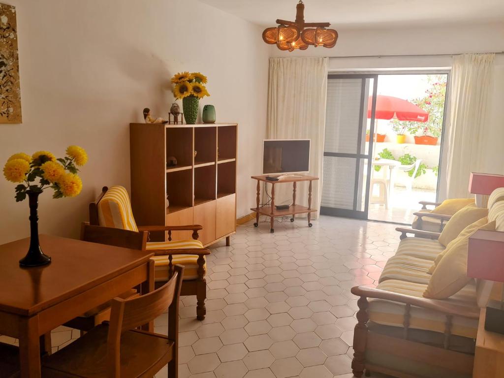 Costa da Caparica 2BR Beach Apartment by HomeyStay
