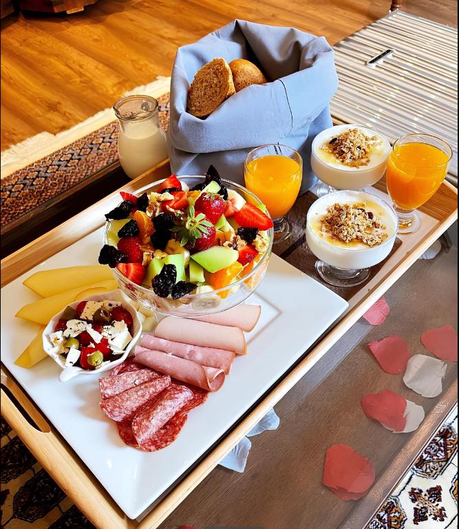 Utopia Luxury Suites - Old Town - 17