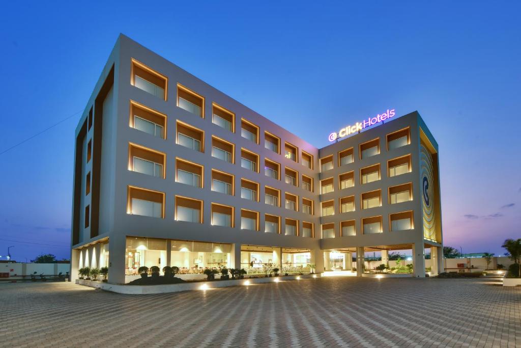 a rendering of the exterior of a hotel at Click Hotel Pithampur in Mhow