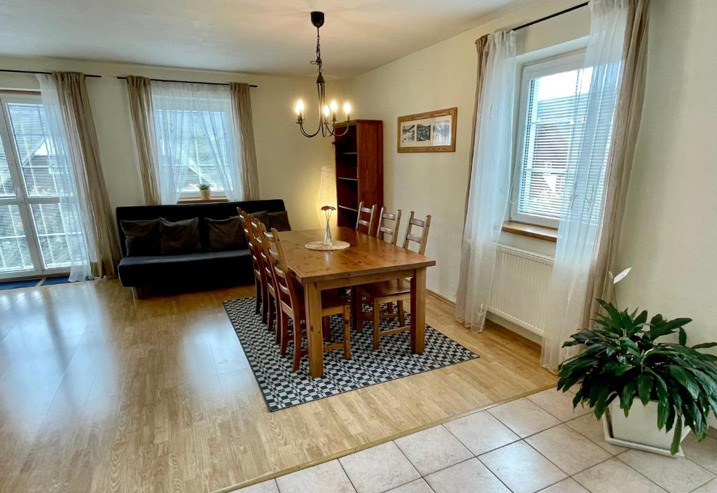 Posezení v ubytování King size apartmán Pension Monika