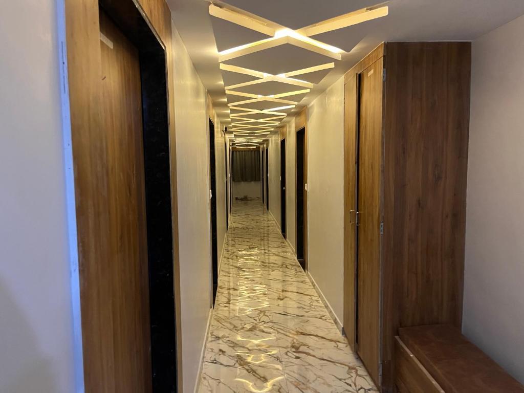 Fotografie z fotogalerie ubytování HOTEL KRISHNA v destinaci Ahmadábád
