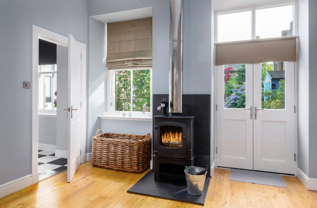 Westwood Cottage - Three-Bedroom House