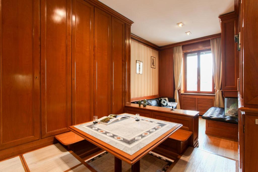 San Babila apartment