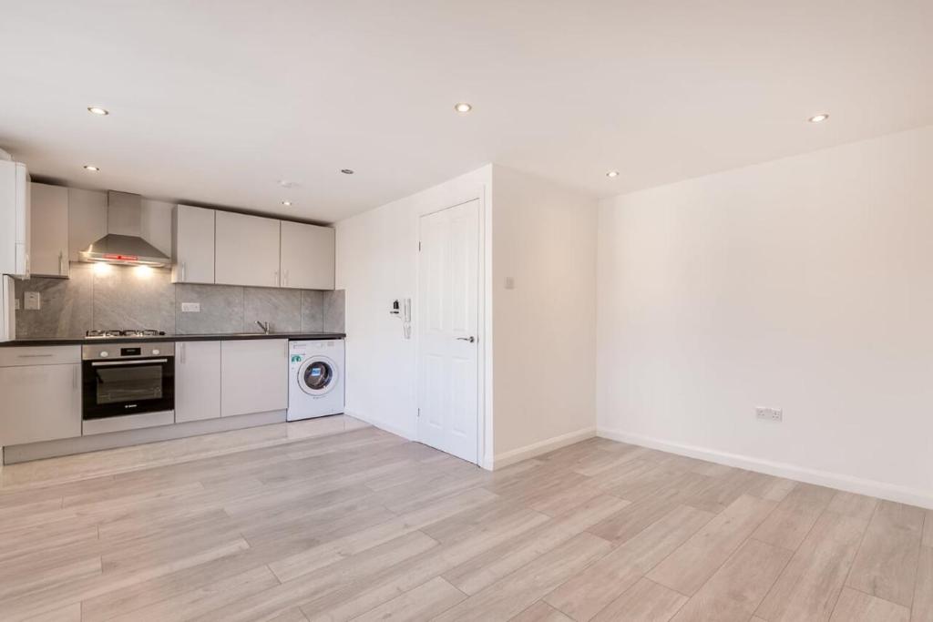 Kingston Loft View Apartment, Surbiton (updated prices 2024)
