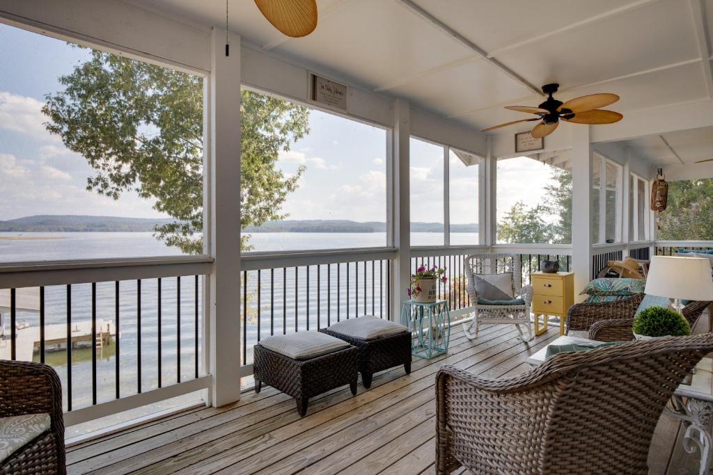 Scottsboro Vacation Rental on Guntersville Lake!, Scottsboro (updated