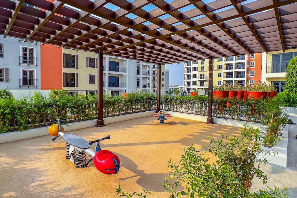 Fotografie z fotogalerie ubytování Azure Escape !Joyful 1 Bed Apartment close to the Sea! v Dubaji