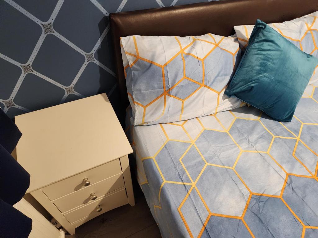 Gatwick Star Night Stay - Gatwick - Standaard Tweepersoonskamer Met Gedeelde Badkamer