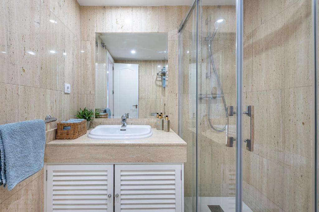 Kúpeľňa v ubytovaní Casa Joy Elviria, ibiza style apartment with 70 sqm terrace
