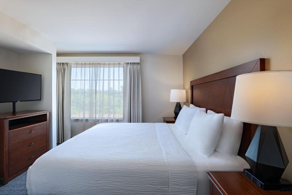 Postel nebo postele na pokoji v ubytování Residence Inn Beaumont