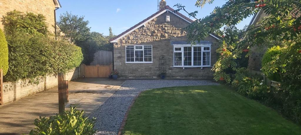 Galeriebild der Unterkunft Willow Cottage Northallerton, 1 bedroom, cosy stopover in Thornton-le-Beans