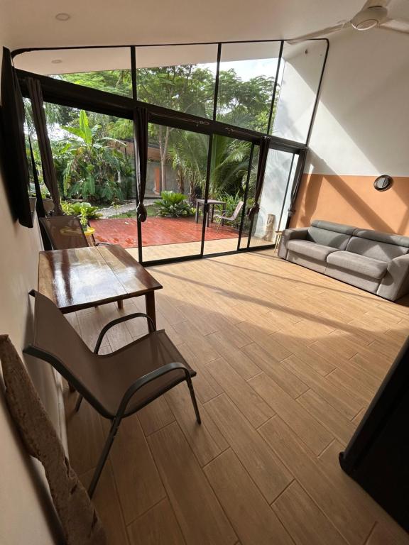 Posezení v ubytování Pyramid Tamarindo Luxury Hotel