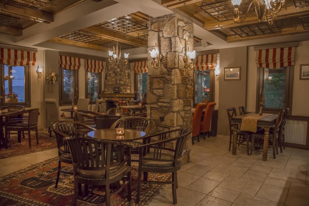 Restaurace v ubytování Pandion Luxury Boutique Hotel & Suites with Spa