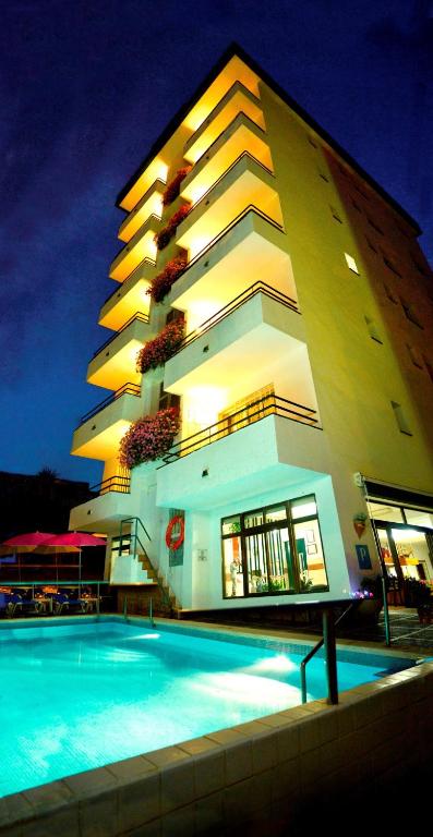 Bazén v ubytování Hostal Magnolia nebo v jeho okolí