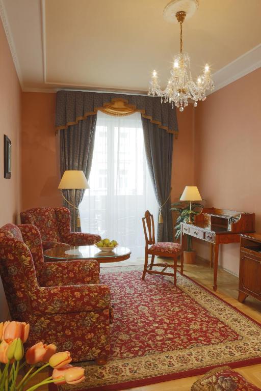 Prostor za sedenje u objektu Hotel Bristol