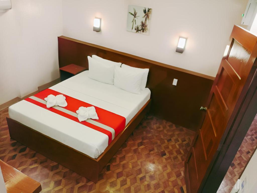 Dy Heritage Suites - Deluxe Room