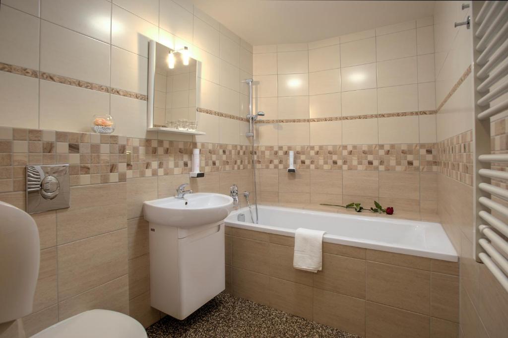 Spa Hotel MILLENIUM Karlovy Vary - Resim 27