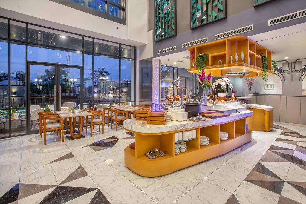 Restaurace v ubytování THE 1O1 Jakarta Airport CBC