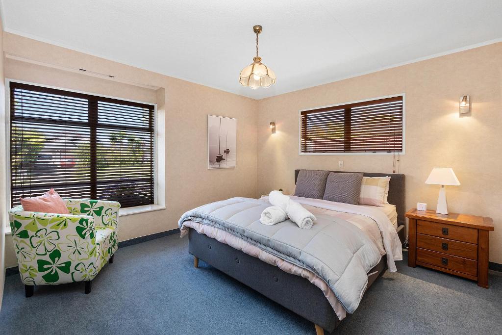 Hamilton Summer Treat- 4 Bedroom with pool - Resim 13