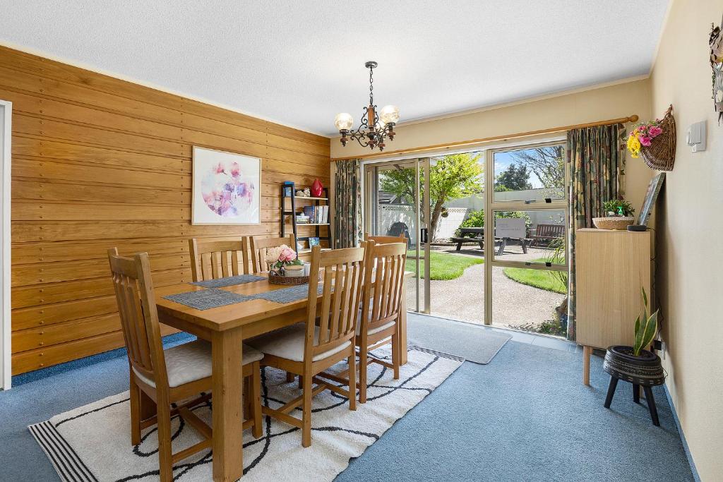 Hamilton Summer Treat- 4 Bedroom with pool - Resim 17