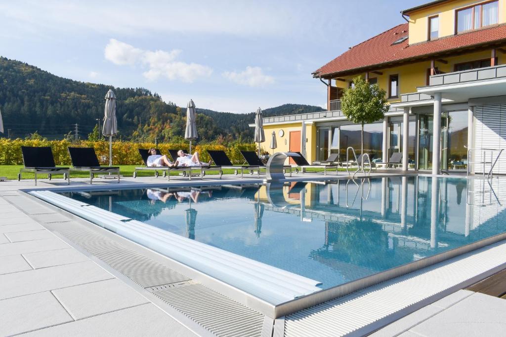 Bazén v ubytování Mosers Blume Relax & Genuss Hotel nebo v jeho okolí