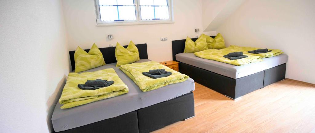 Postel nebo postele na pokoji v ubytování Ferienwohnung Schaffer