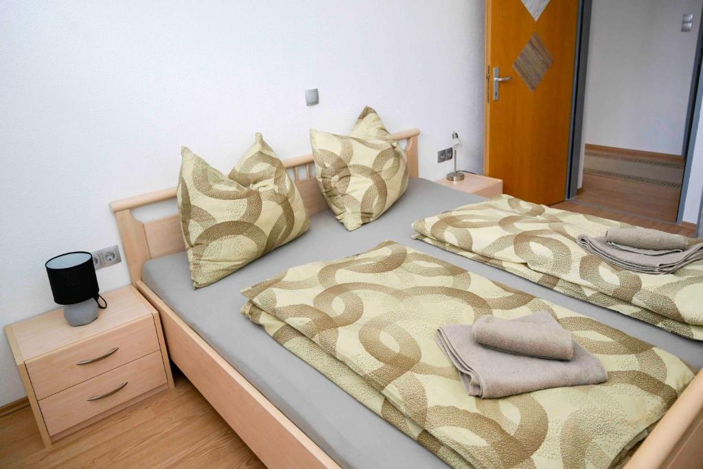 Postel nebo postele na pokoji v ubytování Ferienwohnung Schaffer