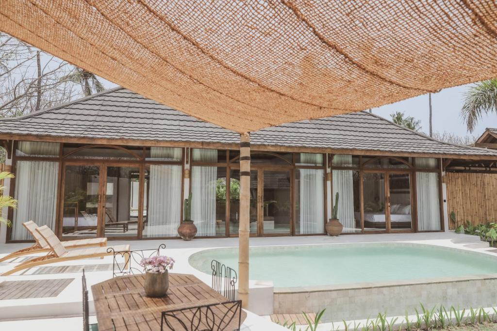 Bazén v ubytování Kalyana Villa Gili Air nebo v jeho okolí