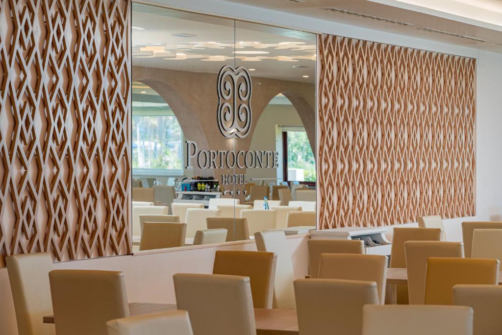 Een zitgedeelte bij Hotel Portoconte
