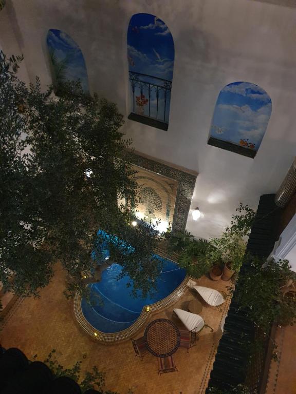 Bazén v ubytování Riad Alma Mouassine nebo v jeho okolí