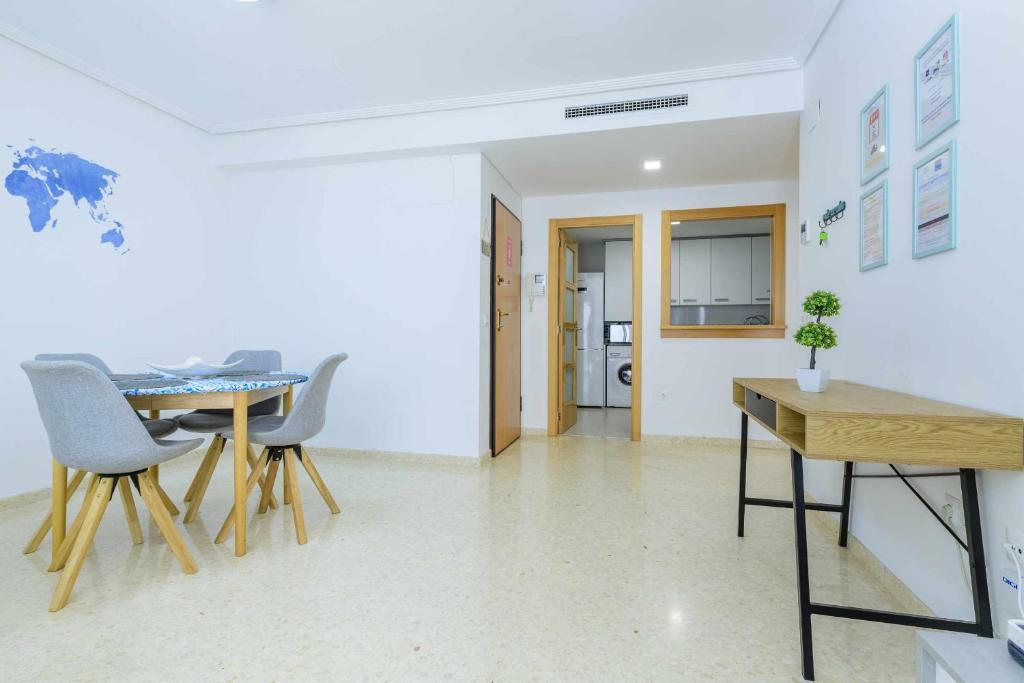 Fotografie z fotogalerie ubytování Apart Port Arenal con terraza y piscina v destinaci Burriana