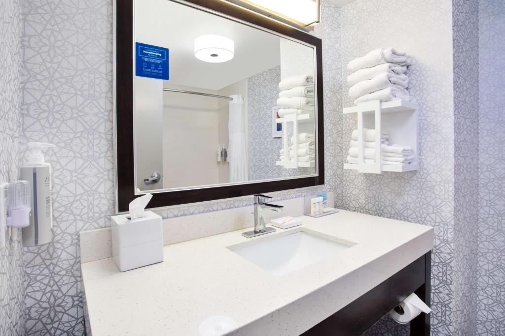 Hampton Inn & Suites Columbia/Southeast-Fort Jackson photo