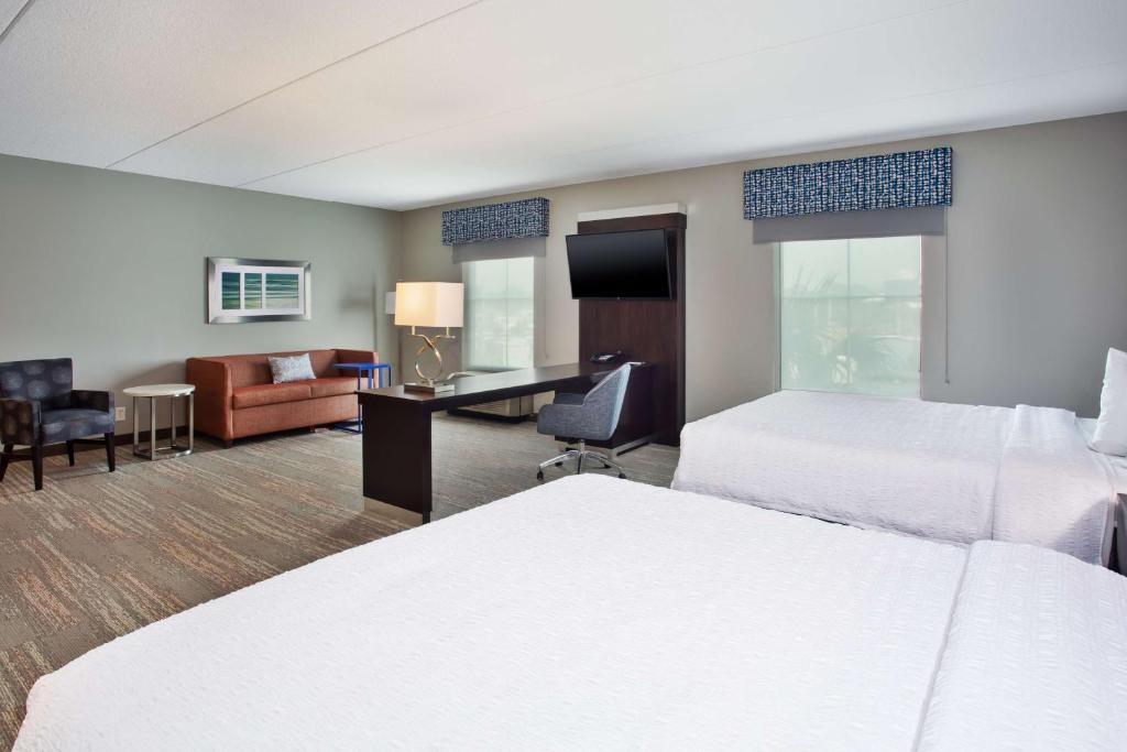 Hampton Inn & Suites Columbia/Southeast-Fort Jackson photo