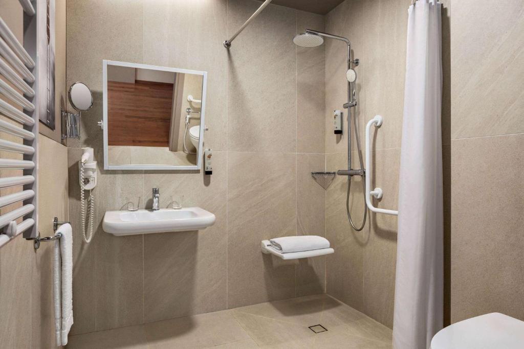 Amedia Hotel Milan, Trademark Collection by Wyndham - Resim 13