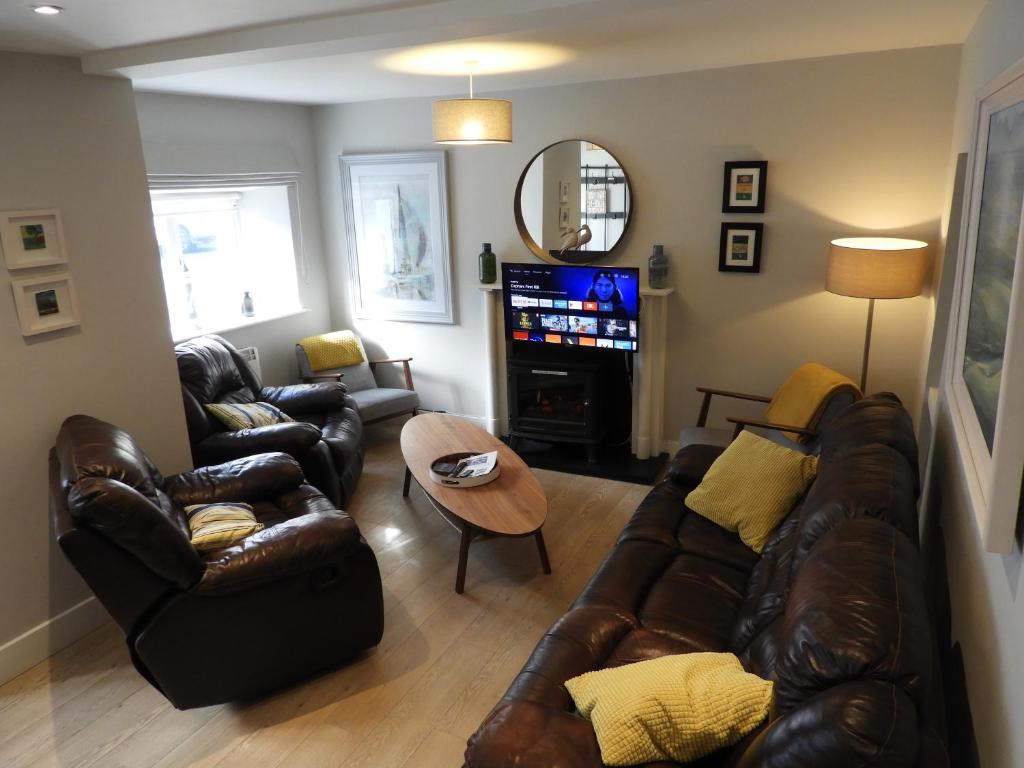 Posezení v ubytování Cheerful 3 bed in the heart of Fethard village
