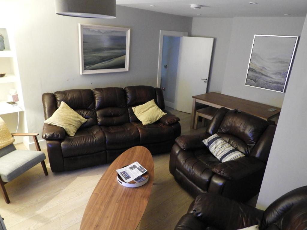 Posezení v ubytování Cheerful 3 bed in the heart of Fethard village