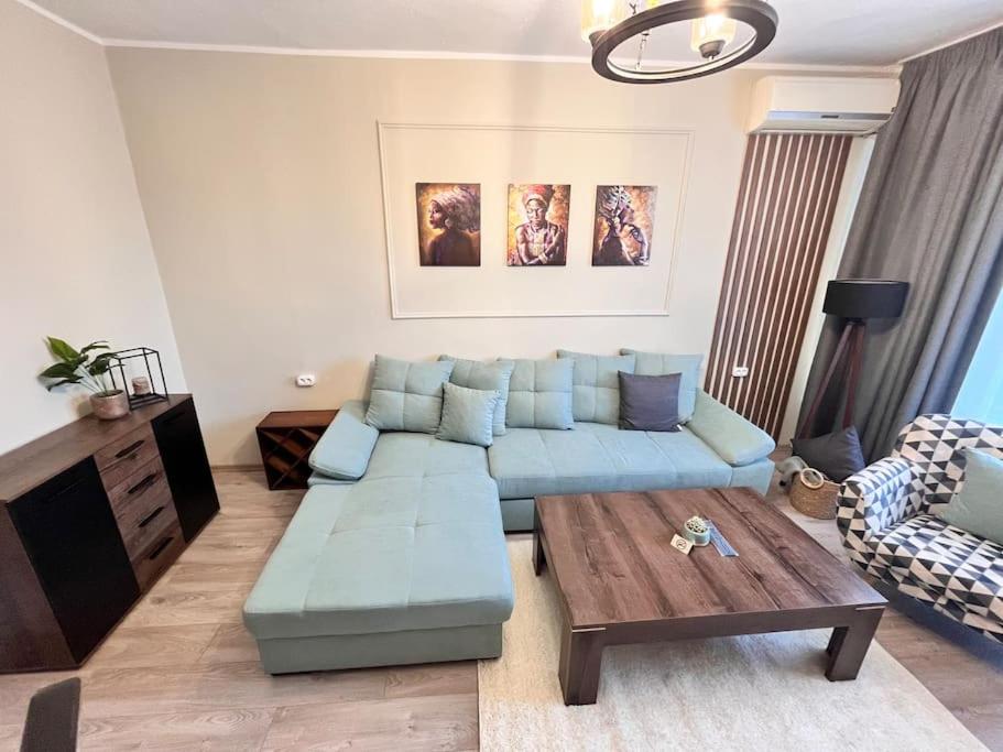 Fotografie z fotogalerie ubytování Flat 7 luxury apartment, free parking. v destinaci Pazardžik
