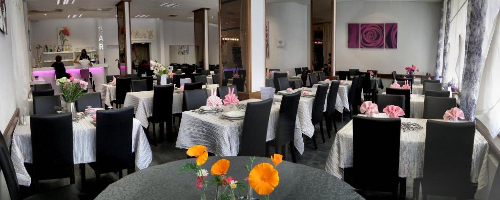 Restaurace v ubytování Hôtel des Pays Bas