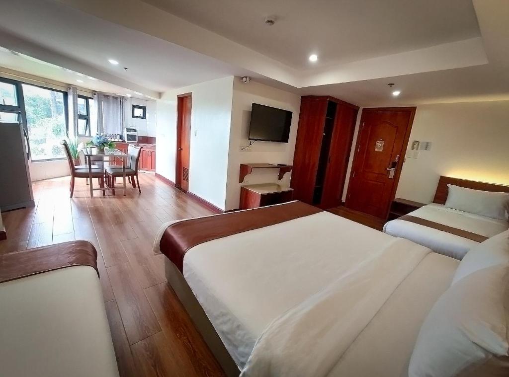 456 Hotel - Quadruple Room With Balcony